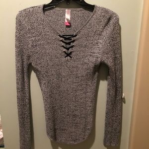 No boundaries L gray sweater lace up v front